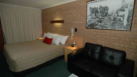 Motel Woongarra - Accommodation in Surfers Paradise 1