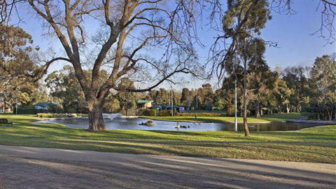 Best Western Melbourne's Princes Park Motor Inn - Accommodation in Surfers Paradise 1