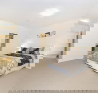 On the Bay Apartments - Accommodation in Surfers Paradise