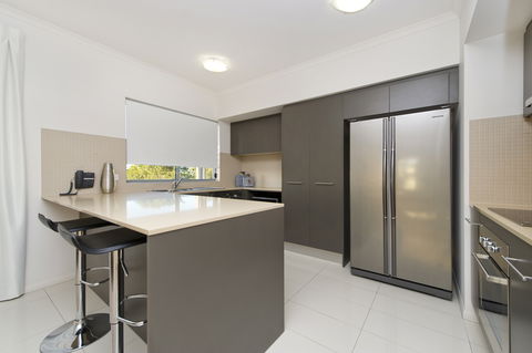 On The Bay Apartments - Accommodation in Surfers Paradise 2