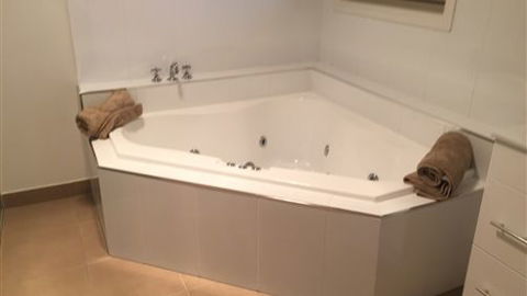 Curdievale Riverfront Lodge - Accommodation in Surfers Paradise 2