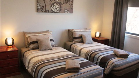 Acacia Villa - Accommodation in Surfers Paradise 3