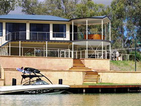 Cascades On The River - Accommodation in Surfers Paradise 0