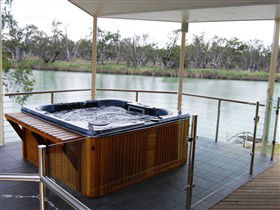 Cascades On The River - Accommodation in Surfers Paradise 2