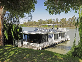 Boats And Bedzzz - The Murray Dream Self-contained Moored Houseboat - Accommodation in Surfers Paradise 0