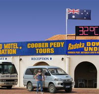 Radeka Downunder Underground Motel and Backpacker Inn - Accommodation in Surfers Paradise
