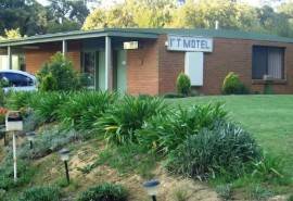 1st T Motel - Accommodation in Surfers Paradise 2