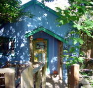 Blue Poles Cafe Gallery  BB - Accommodation in Surfers Paradise