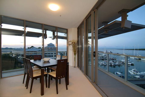 Cairns Luxury Apartments - Accommodation in Surfers Paradise 0
