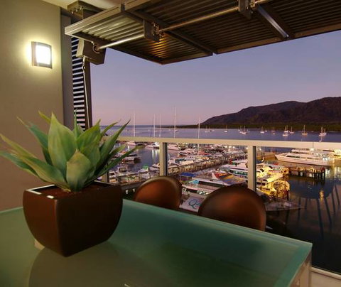 Cairns Luxury Apartments - Accommodation in Surfers Paradise 1