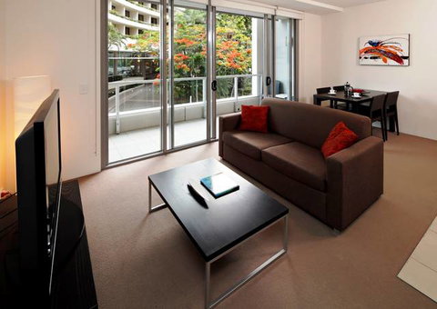 Cairns Luxury Apartments - Accommodation in Surfers Paradise 4