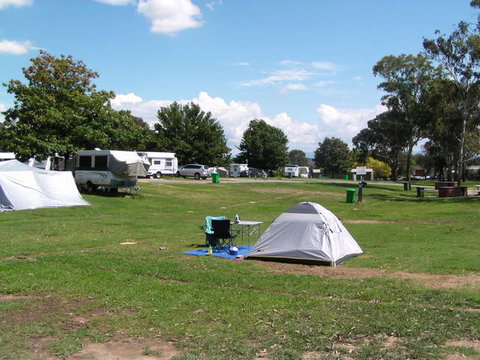 Canberra Carotel Motel & Caravan Park - Accommodation in Surfers Paradise 2
