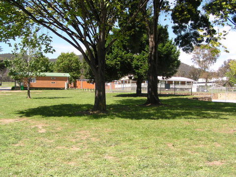 Canberra Carotel Motel & Caravan Park - Accommodation in Surfers Paradise 3