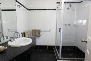 Cattleman's Apartments - Accommodation in Surfers Paradise 1