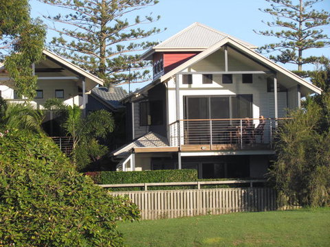 Club Yamba Luxury Hilltop Villas - Accommodation in Surfers Paradise 5