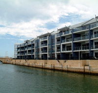 Dolphin Quay Apartment Hotel - Accommodation in Surfers Paradise