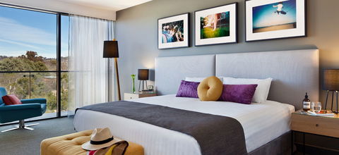 East Hotel And Apartments - Accommodation in Surfers Paradise 2