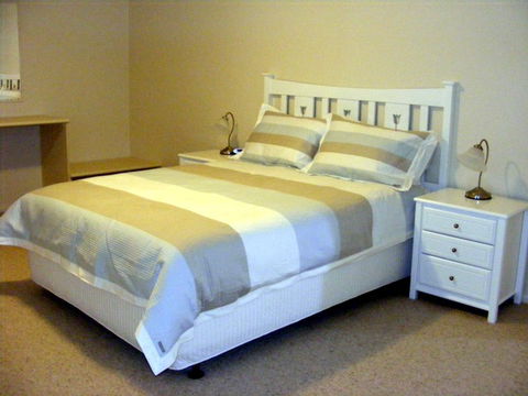 Fairways Bed & Breakfast At Jerilderie - Accommodation in Surfers Paradise 1