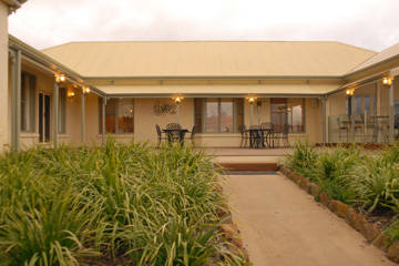 Ledcourt Waters - Accommodation in Surfers Paradise 5