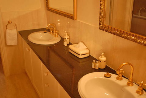 Ledcourt Waters - Accommodation in Surfers Paradise 7