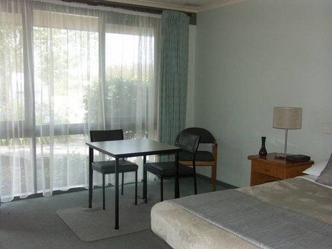 Melaleuca Motel - Accommodation in Surfers Paradise 1