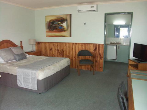 Melaleuca Motel - Accommodation in Surfers Paradise 2