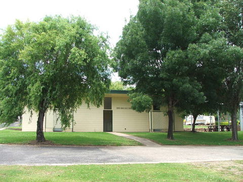Poplar Caravan Park - Accommodation in Surfers Paradise 2