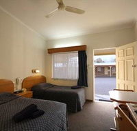 Rest Point Motor Inn and Hereford Steakhouse - Accommodation in Surfers Paradise