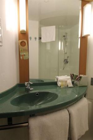 Ibis Newcastle - Accommodation in Surfers Paradise 3