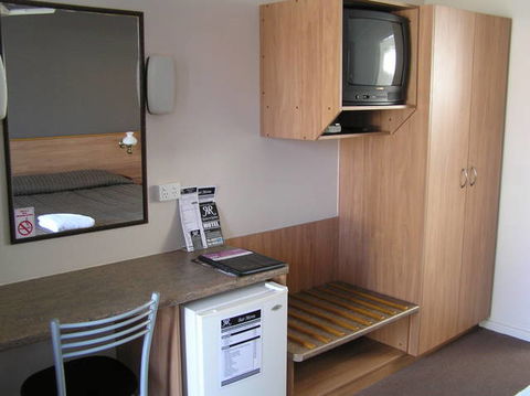 Riviera On Ruthven Motel - Accommodation in Surfers Paradise 0