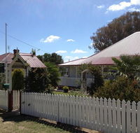 Tenterfield Luxury Historic c1895 Cottage - Accommodation in Surfers Paradise