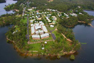 Tinaroo Lake Resort - Holiday Apartments - Accommodation in Surfers Paradise 1