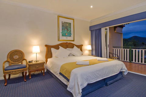 Tinaroo Lake Resort - Holiday Apartments - Accommodation in Surfers Paradise 0