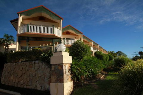 Tinaroo Lake Resort - Holiday Apartments - Accommodation in Surfers Paradise 3