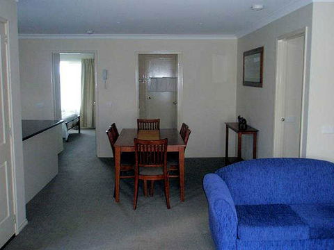 Victoria Lodge Motor Inn & Serviced Apartments - Accommodation in Surfers Paradise 1