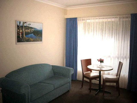 Victoria Lodge Motor Inn & Serviced Apartments - Accommodation in Surfers Paradise 0