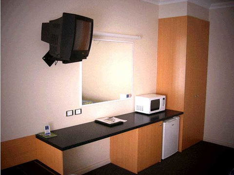Victoria Lodge Motor Inn & Serviced Apartments - Accommodation in Surfers Paradise 3