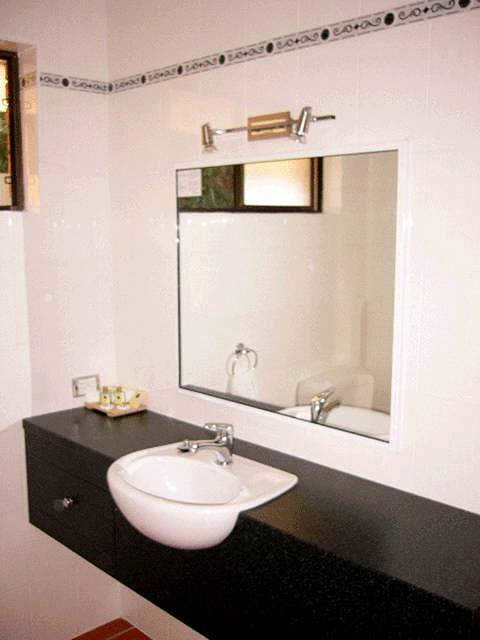 Victoria Lodge Motor Inn & Serviced Apartments - Accommodation in Surfers Paradise 4