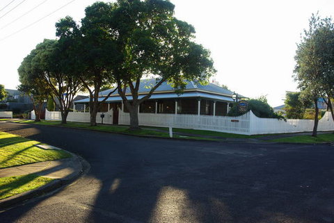 Whalers Cottage B & B - Accommodation in Surfers Paradise 0