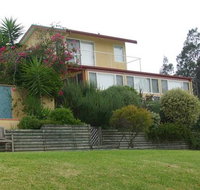 Whitby on Wallis Lakefront Holiday Cottage - Accommodation in Surfers Paradise