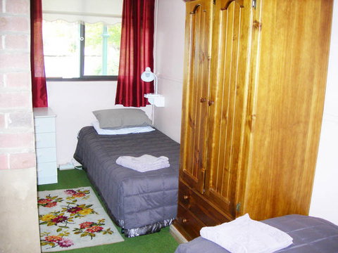 Woodies Cottage - Accommodation in Surfers Paradise 2