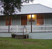 Tinonee Cottages - Accommodation in Surfers Paradise