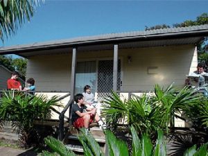 Canton Beach Waterfront Tourist Park - Accommodation in Surfers Paradise 0