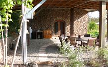 Tyrra Cottage Bed And Breakfast - Accommodation in Surfers Paradise 3