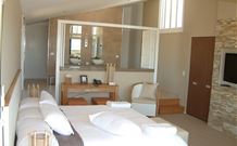Caves Beachside Hotel - Caves Beach - Accommodation in Surfers Paradise 0