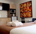 Hotel Gracelands - Parkes - Accommodation in Surfers Paradise
