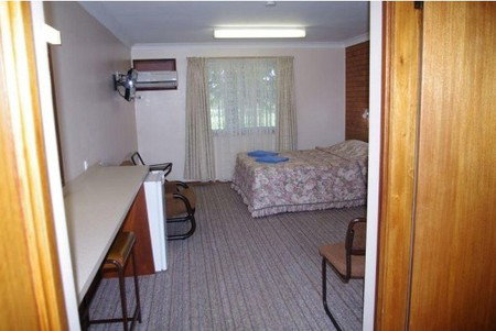 Castlereagh Motor Inn - Accommodation in Surfers Paradise 3