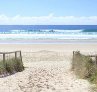 Golden Riviera Beach Resort - Accommodation in Surfers Paradise