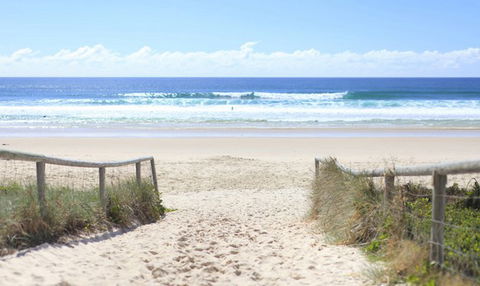 Golden Riviera Beach Resort - Accommodation in Surfers Paradise 0