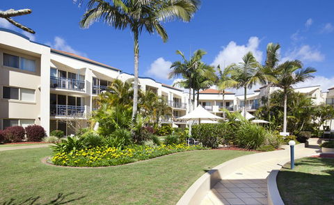 Golden Riviera Beach Resort - Accommodation in Surfers Paradise 1